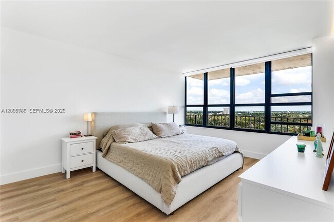 Building Photo - 780 NE 69th St