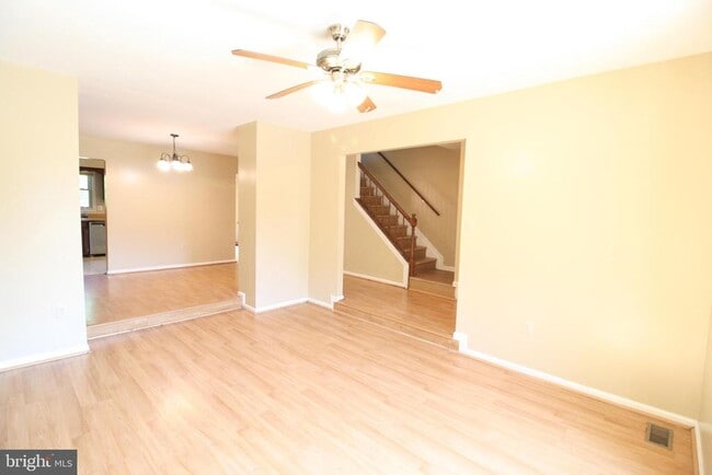 Building Photo - 130 Deer Park Ln