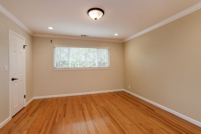 Building Photo - 4BR/3.5BA Belmont Home with Multiple Ensuite Bedrooms, A/C & 2-Car Garage | YouTube Tour