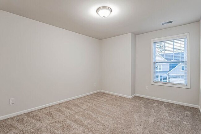 Building Photo - HUGE And BRAND New Home in Greer 29651!
