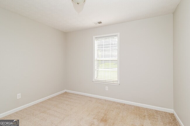 Building Photo - 130 Creekside Trail