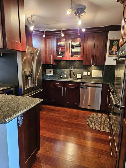 Gourmet Kitchen - 1020 15th St