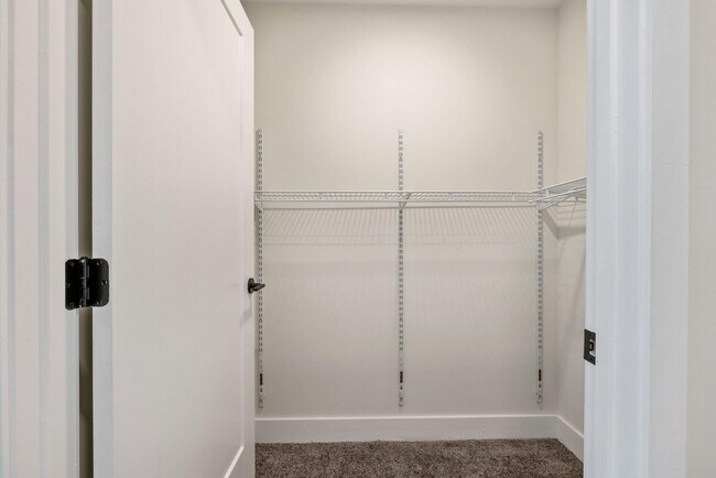 Building Photo - 120 N Compass Way