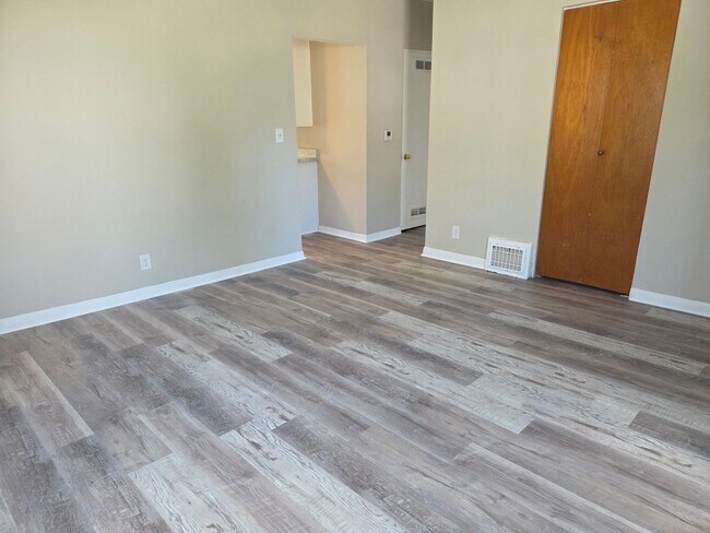 Building Photo - Kennedy 3rd