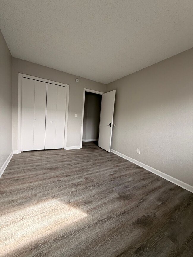 Building Photo - 219 N Race St