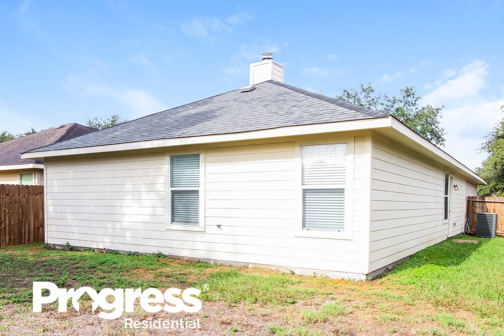 Building Photo - 322 Saddleback Springs Dr
