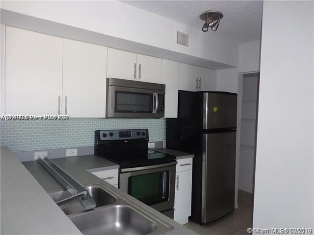 Building Photo - 777 SW 111th Way