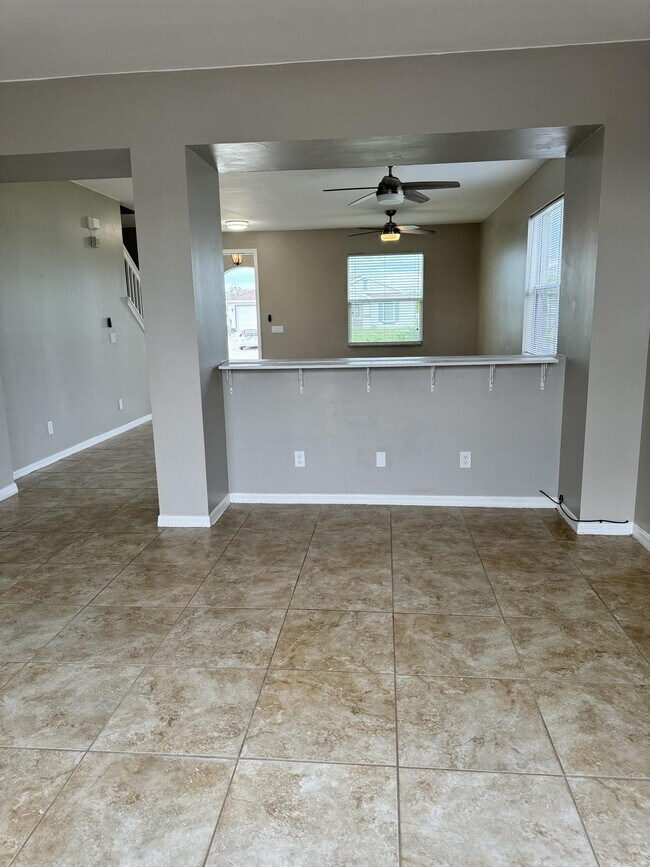 Building Photo - 1722 NW 5th St