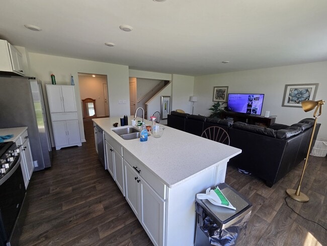 Building Photo - 1801 Turtle Creek Dr