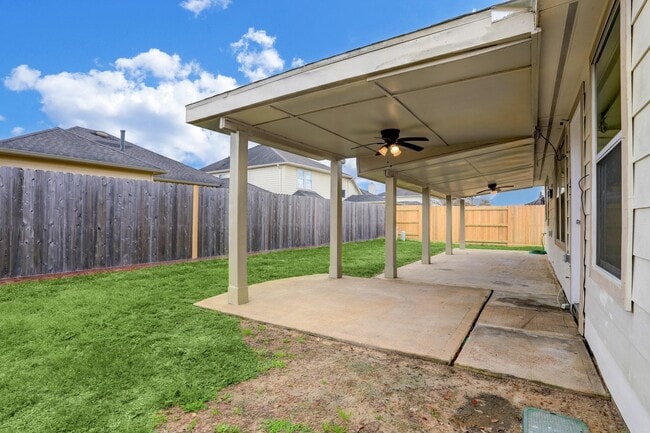 Building Photo - 7605 Waterlilly Ln