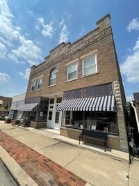 Building Photo - 219 W Main St