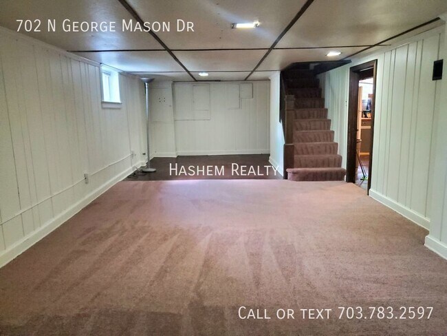 Building Photo - 702 N George Mason Dr