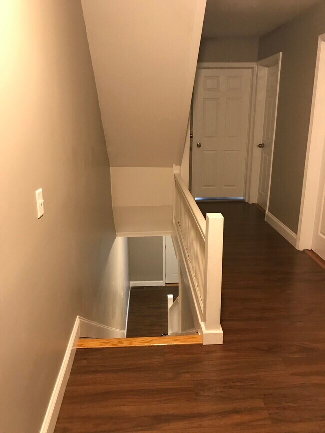 Building Photo - 314 Pleasant St