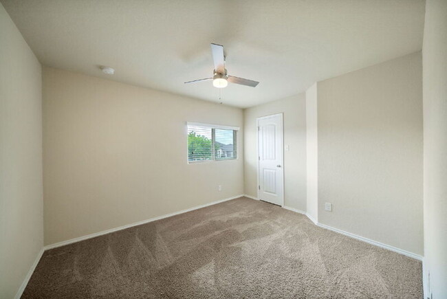 Building Photo - 2507 Skybound