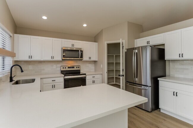 Building Photo - 232 N Merrill Rd