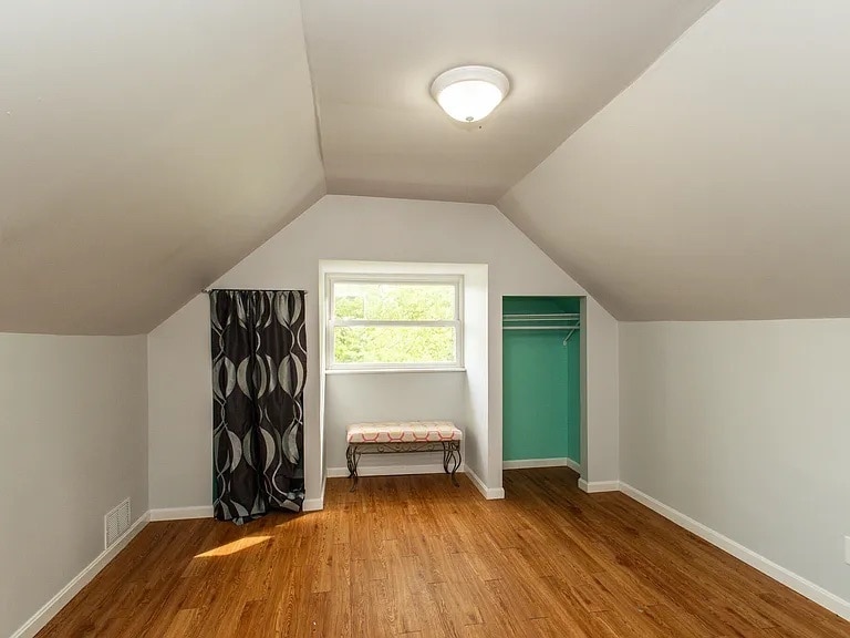 Building Photo - 122 Maple Ave