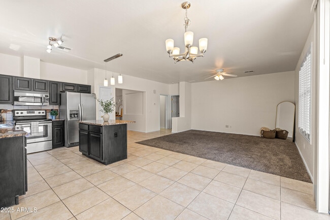 Building Photo - 2177 W Agrarian Hills Dr