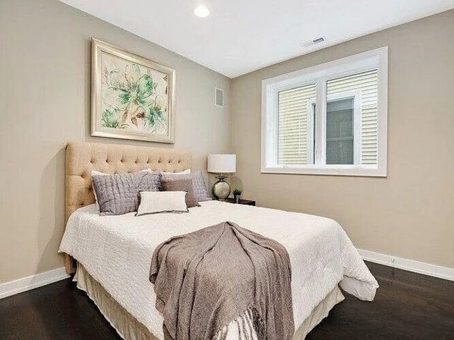 Building Photo - 942 W Montana St