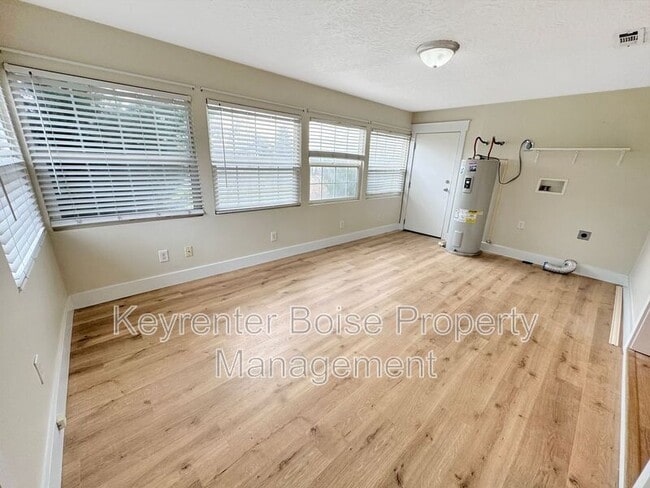 Building Photo - 7867 W Camas St