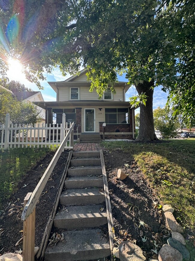 Building Photo - 1230 N Kealing Ave