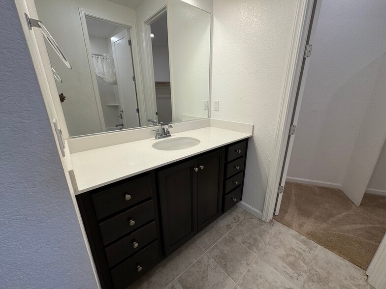 Building Photo - 5776 Sterling St