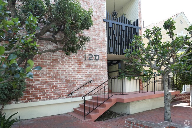 Building Photo - 120 S Canon Dr