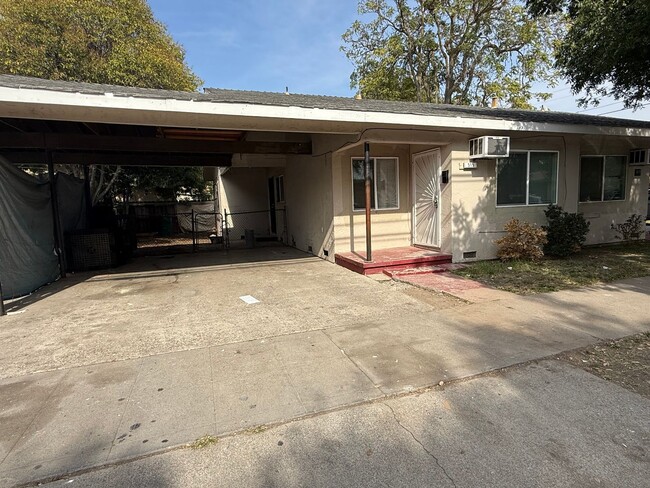 Primary Photo - 2 bedroom apartment for rent