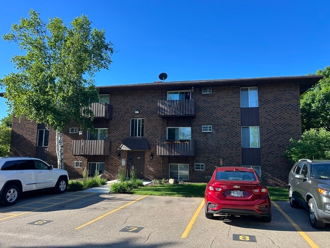 Building Photo - 1614 E Harding Dr