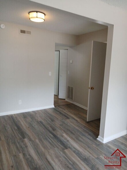 Building Photo - 4131 Wilkesview Dr