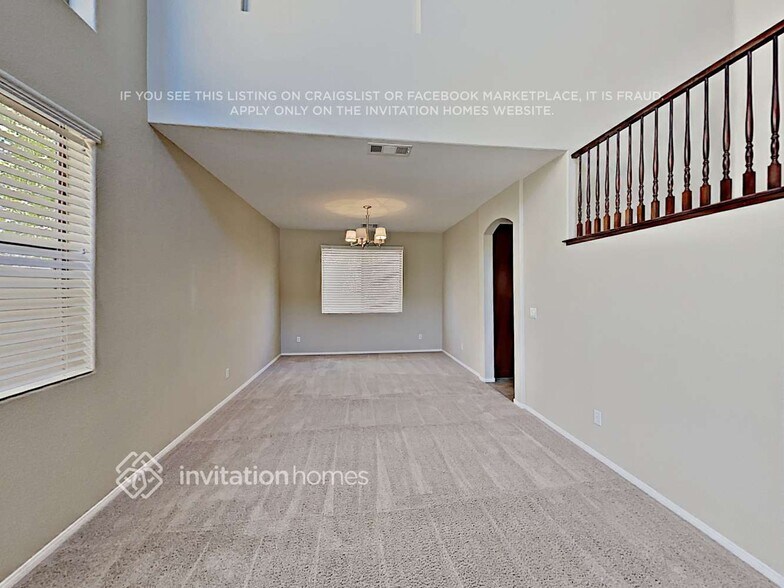 Building Photo - 2730 Craigmillar St