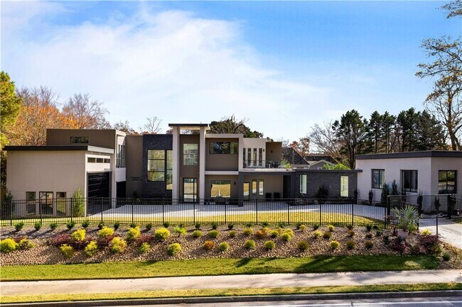 Building Photo - 3600 Lower Roswell Rd