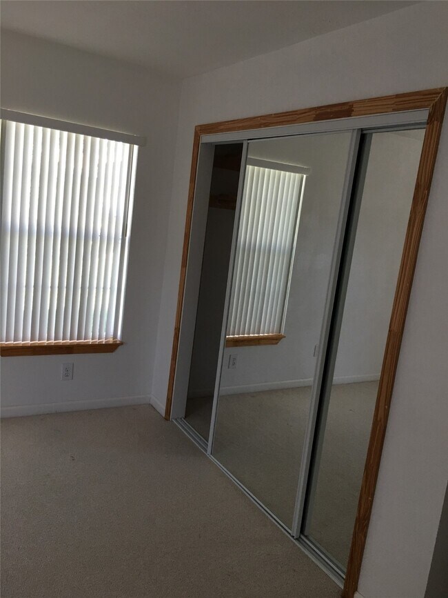 Building Photo - 10802 Heatherford Dr