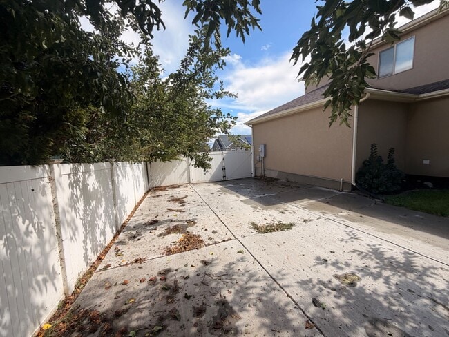 Building Photo - 4077 S Clipper St