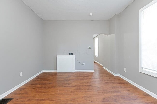 Building Photo - 274 E Barthman Ave