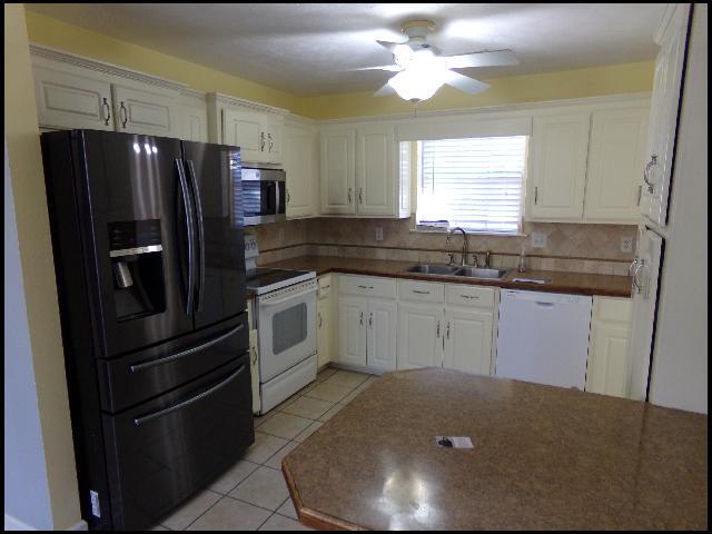 Building Photo - 12 Lauren Cove