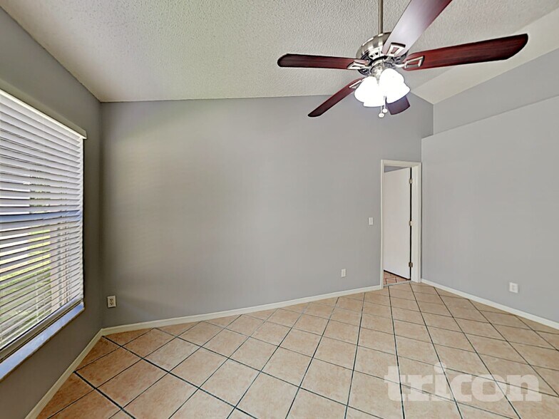 Building Photo - 1225 Shoshanna Dr