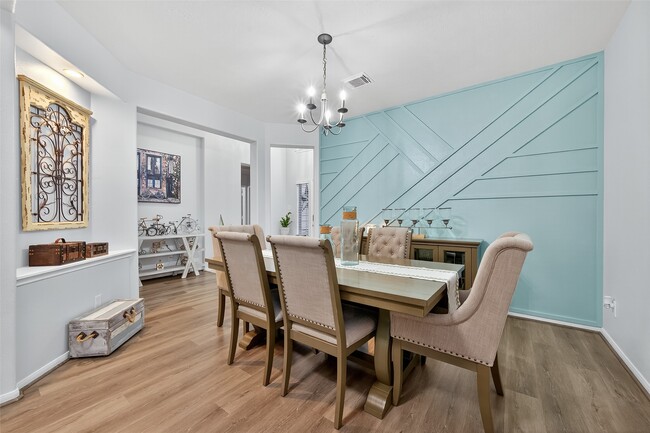 Building Photo - 19343 Dickson Park Dr