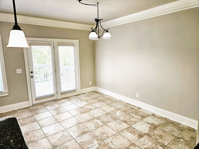 Building Photo - 5 Bedroom / 4 Bath Single Family Home