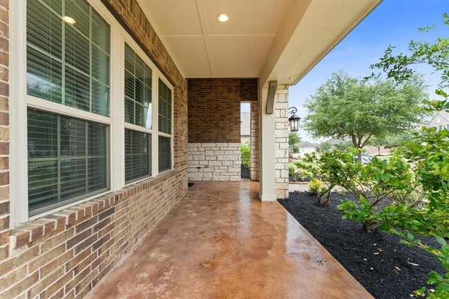 Building Photo - 10110 Da Vinci Ct