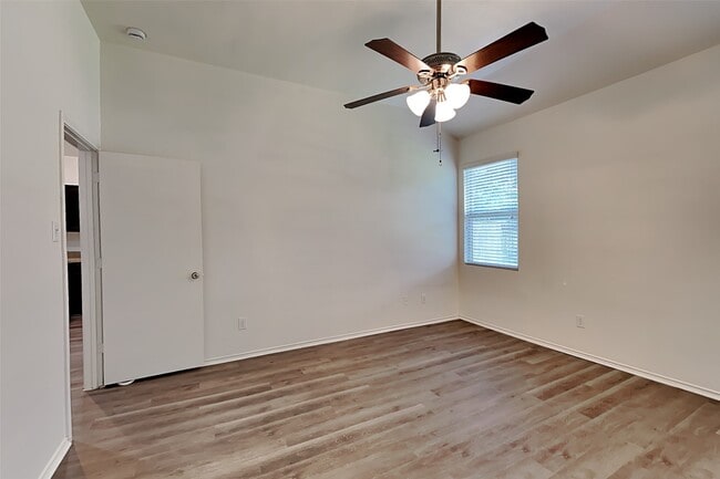 Building Photo - 10016 Sterling Pl Dr