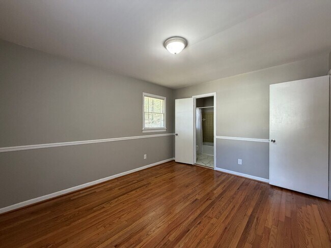 Building Photo - 105 Coker Dr