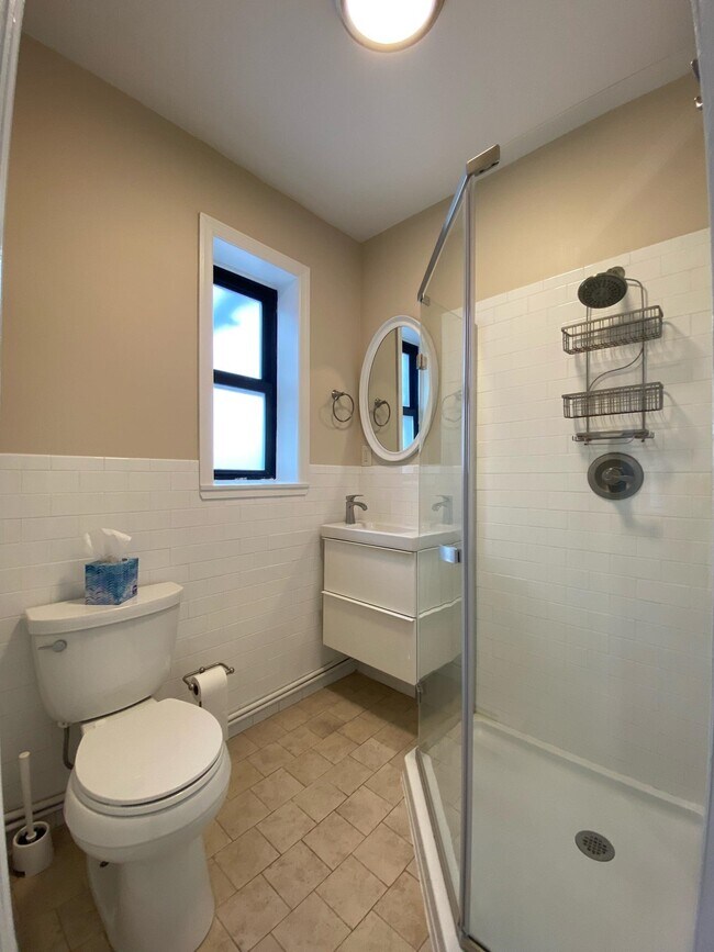 Building Photo - 338 2nd St