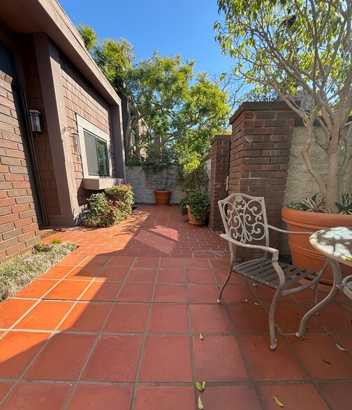 Building Photo - 4549 Alla Rd