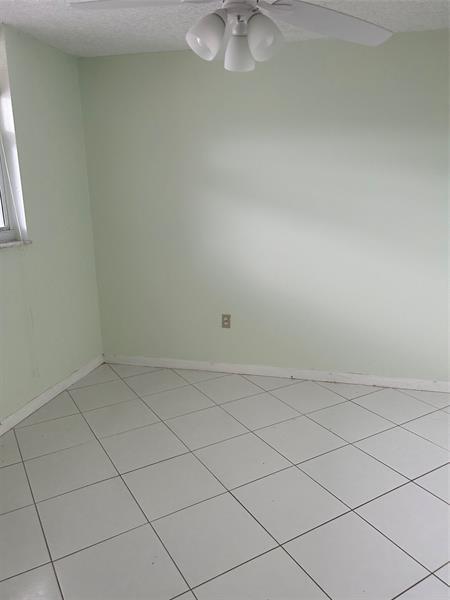 Building Photo - 9100 Lime Bay Blvd