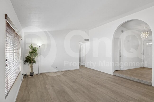 Building Photo - 9300 E Kalil Dr