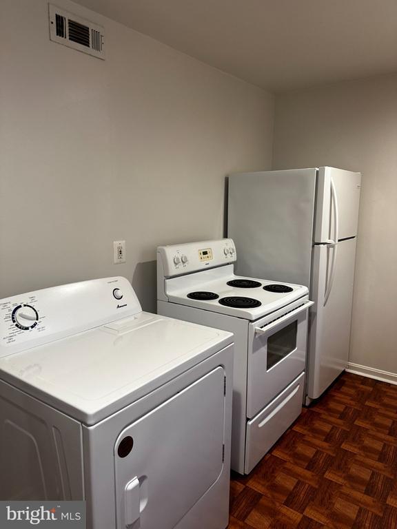 Building Photo - 1527 W 36th St