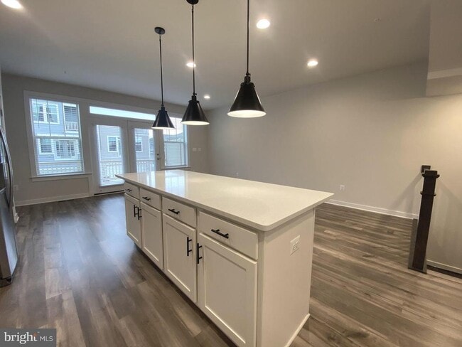 Building Photo - 8612 Shady Pines Dr