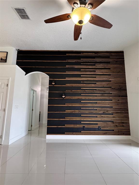 Building Photo - 2823 Maguire Dr