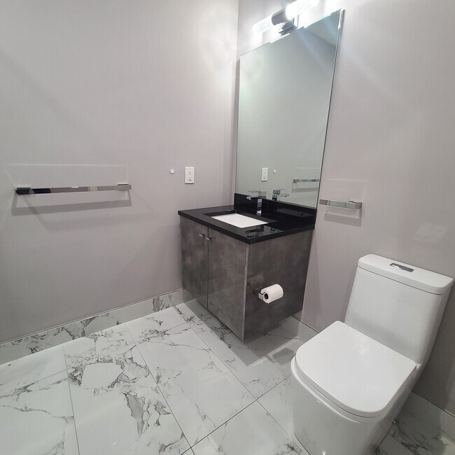 Building Photo - 21 65th St