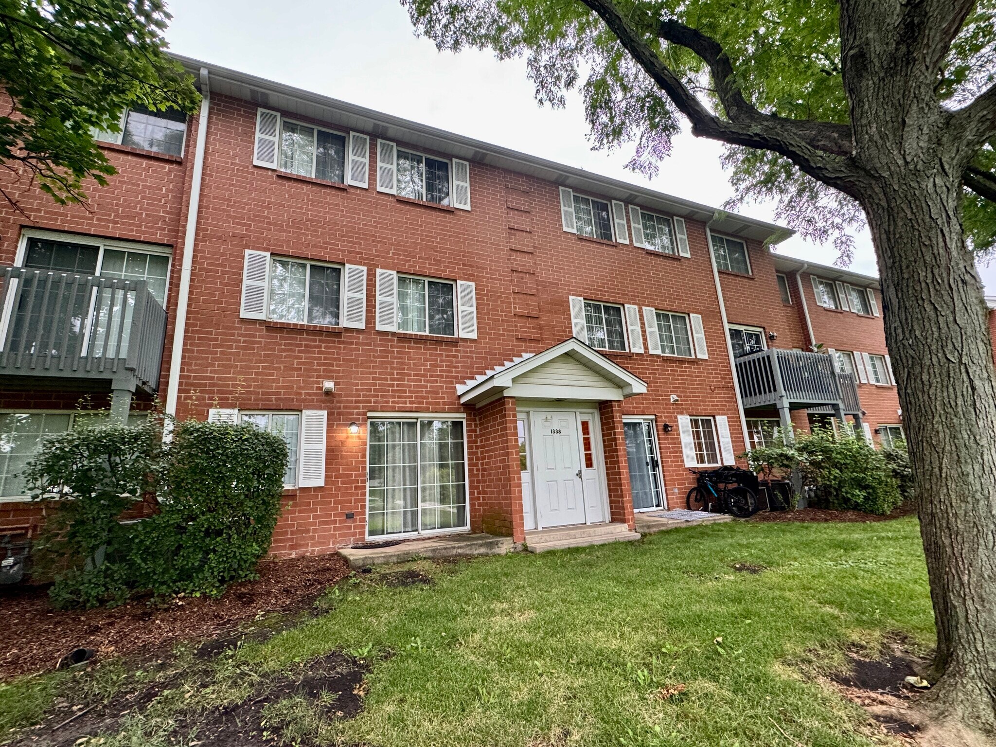 Building Photo - 1338 S Lorraine Rd